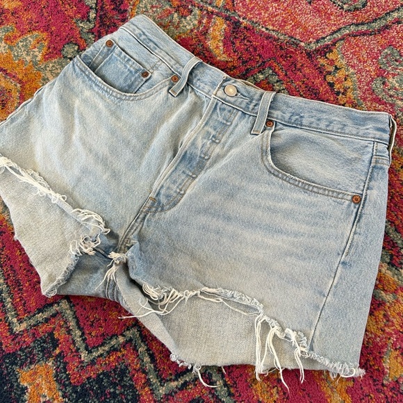 Levi's | Women’s Light Blue Denim Premium 501 Raw Hem Buttonfly Jean Shorts, 31 - Picture 10 of 16